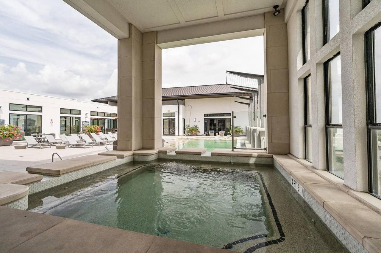 Modern Suite + Pool + Gym Houston Exterior photo