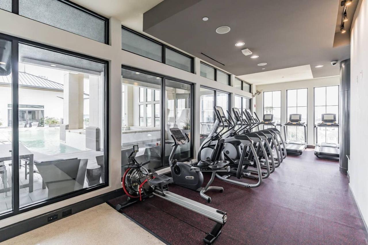 Modern Suite + Pool + Gym Houston Exterior photo