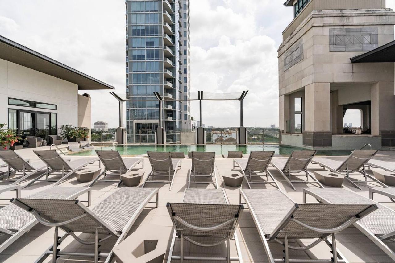 Modern Suite + Pool + Gym Houston Exterior photo